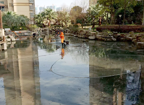 甘谷景观池淤泥清理