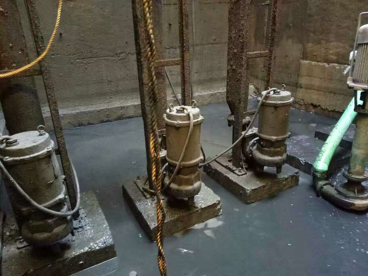 甘谷污水池清理